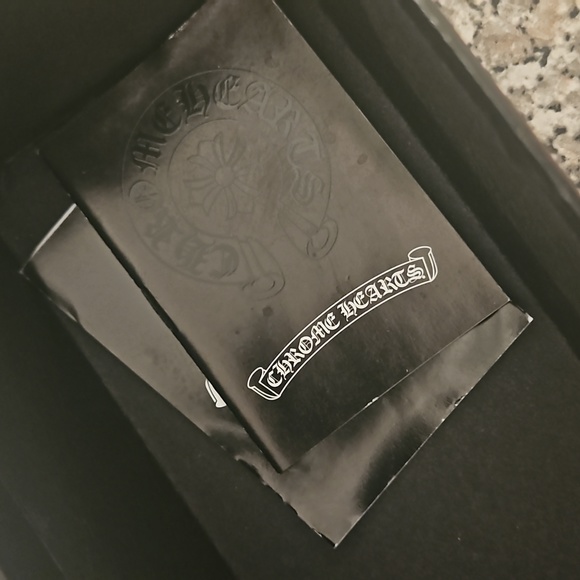 Sunglasses - Picture 3 of 7